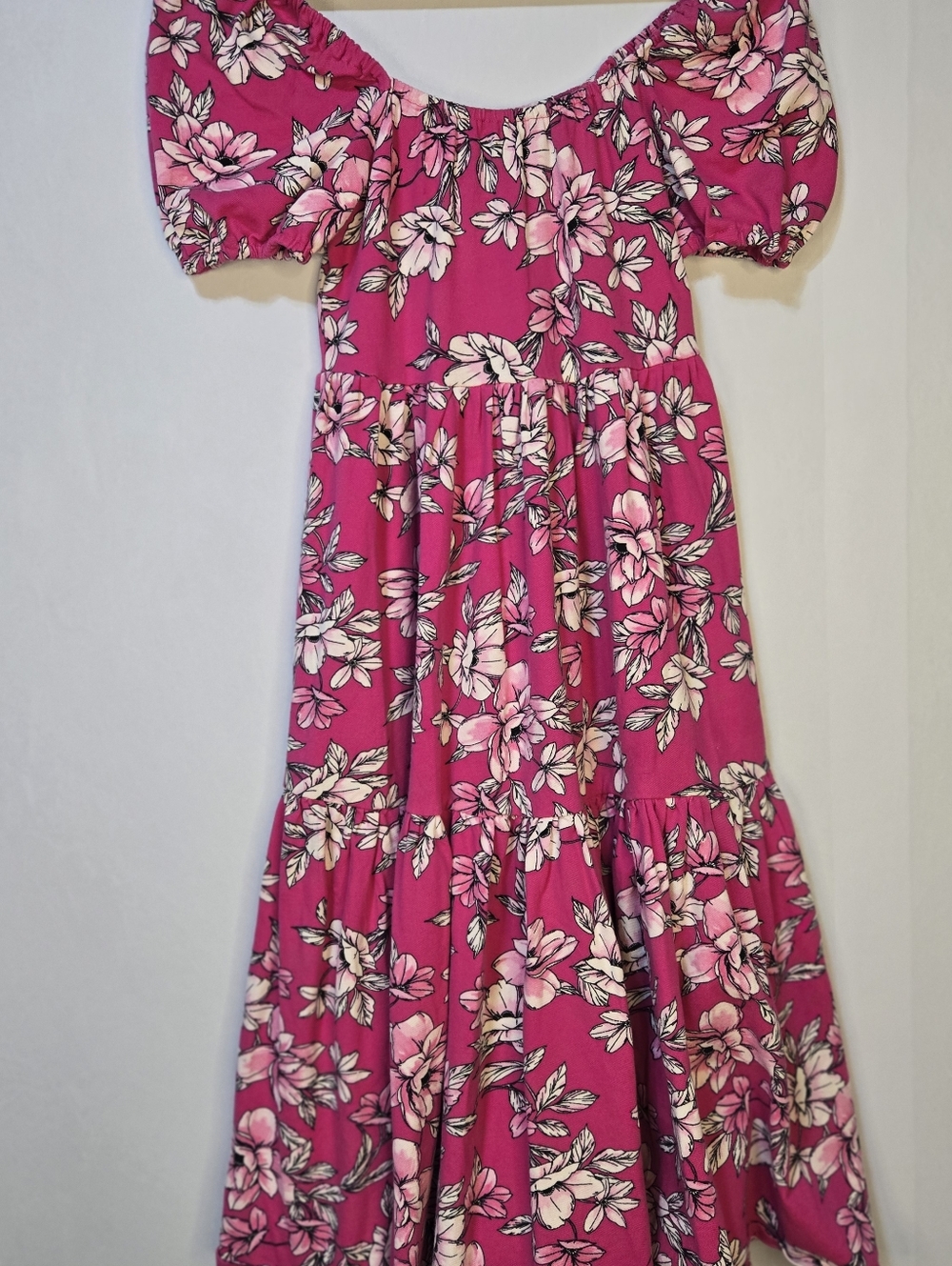 C WONDER (Christian Siriano) Hot Pink Floral Tiered Dress With Puff Sleeves NWOT